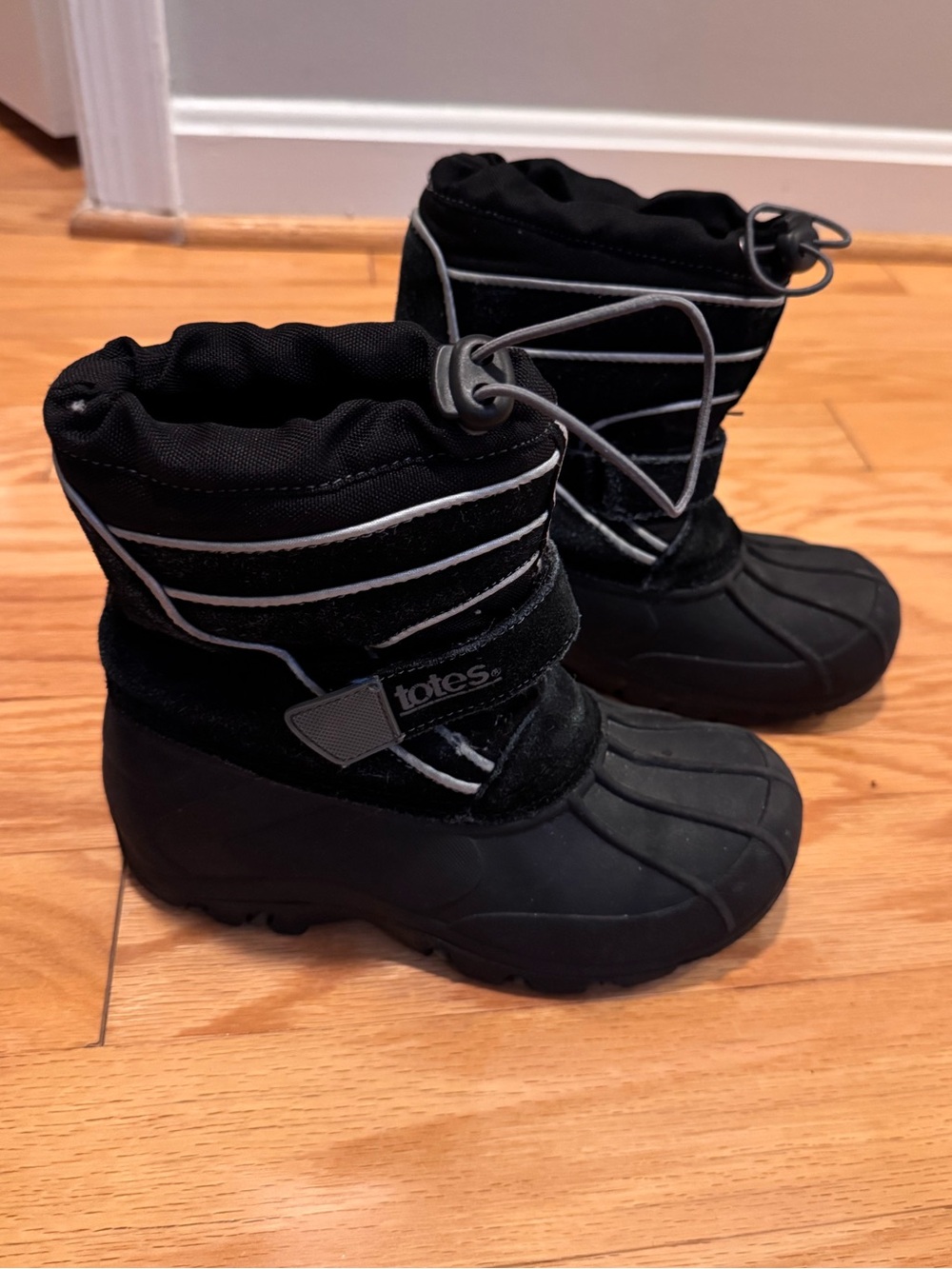 Totes Todd Black Suede and Rubber waterproof, insulated winter snow boots
